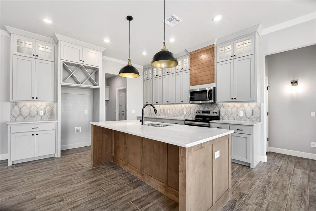 Photo 9 — 10345 SW 49th Street, Mustang, OK 73064