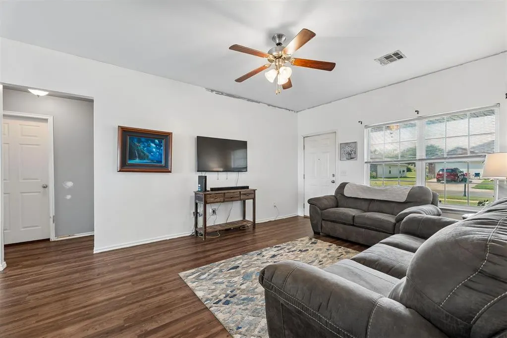 Photo 5 — 1304 Granite Lane, Noble, OK 73068