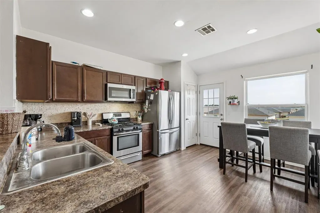 Photo 9 — 1304 Granite Lane, Noble, OK 73068