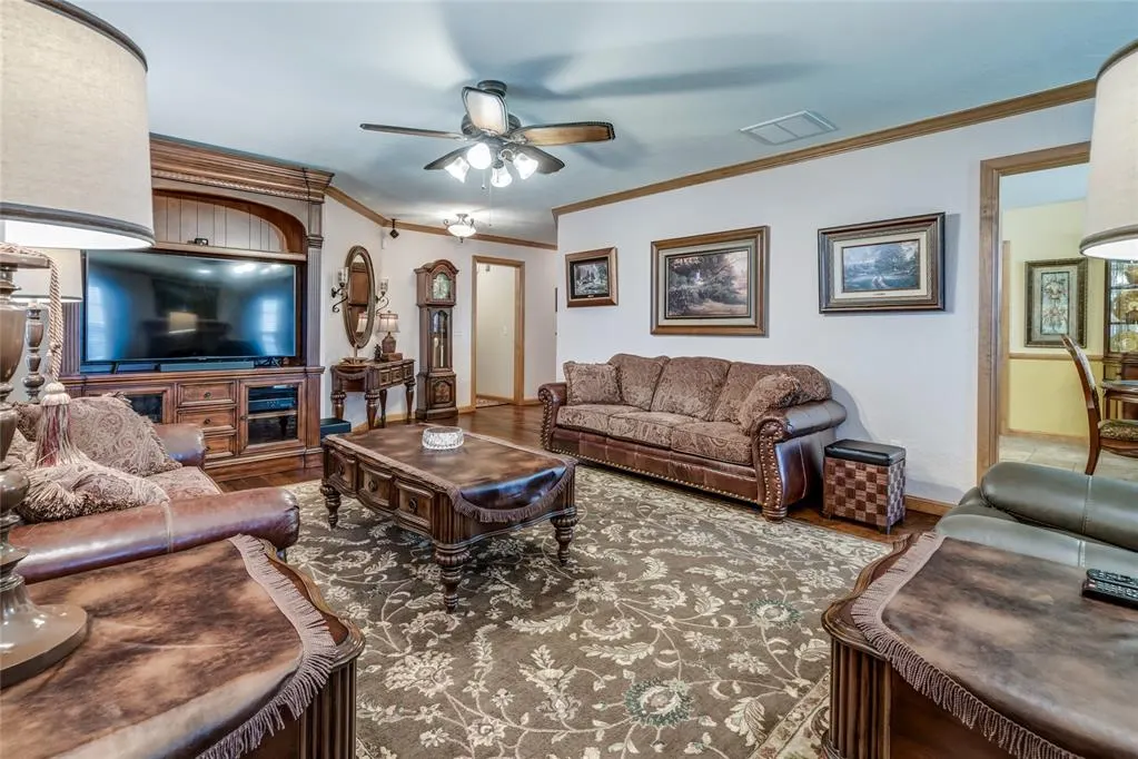 Photo 10 — 401 Stoneridge Drive, Moore, OK 73160