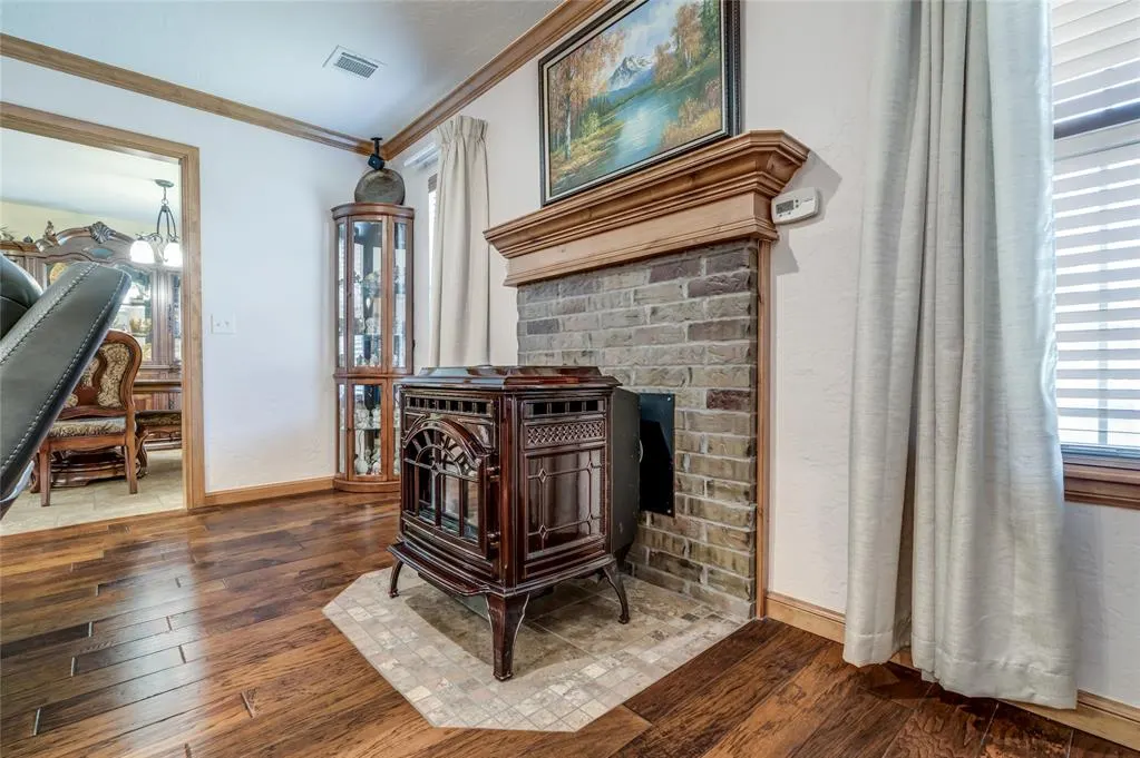 Photo 11 — 401 Stoneridge Drive, Moore, OK 73160