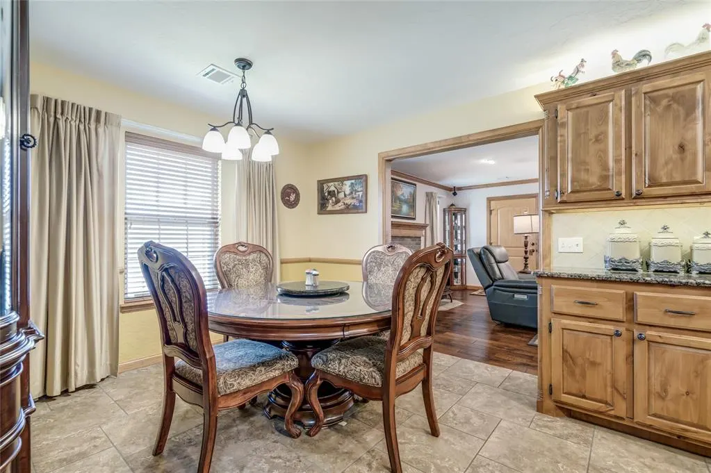 Photo 14 — 401 Stoneridge Drive, Moore, OK 73160