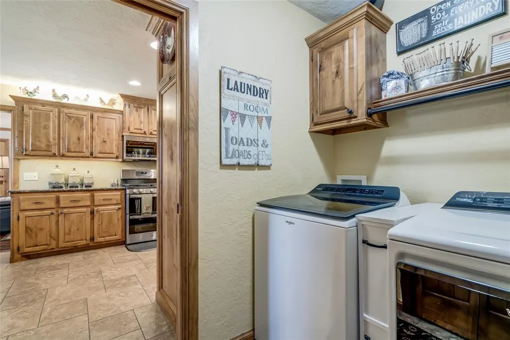 Photo 19 — 401 Stoneridge Drive, Moore, OK 73160