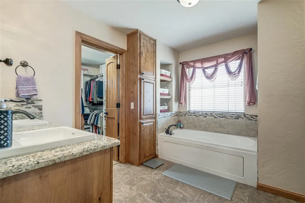 Photo 22 — 401 Stoneridge Drive, Moore, OK 73160