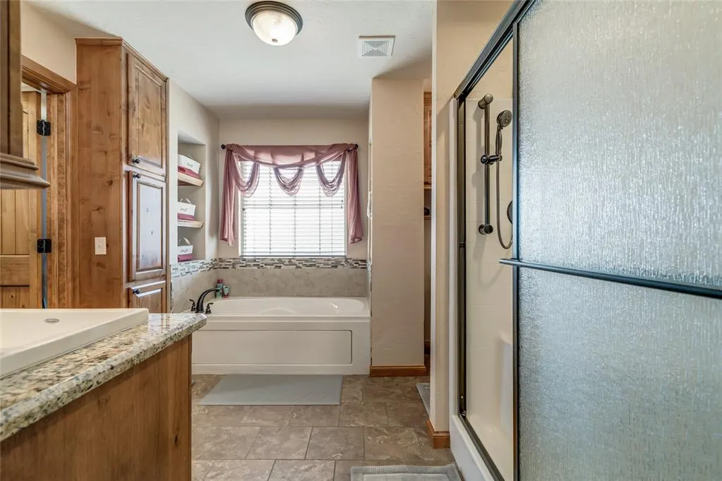 Photo 24 — 401 Stoneridge Drive, Moore, OK 73160