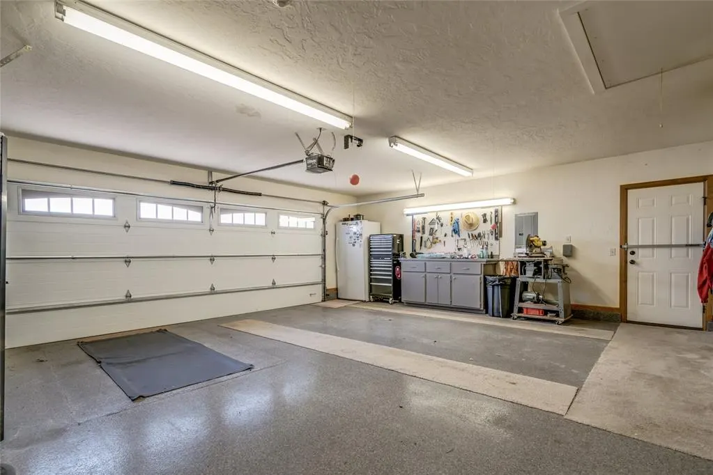 Photo 34 — 401 Stoneridge Drive, Moore, OK 73160