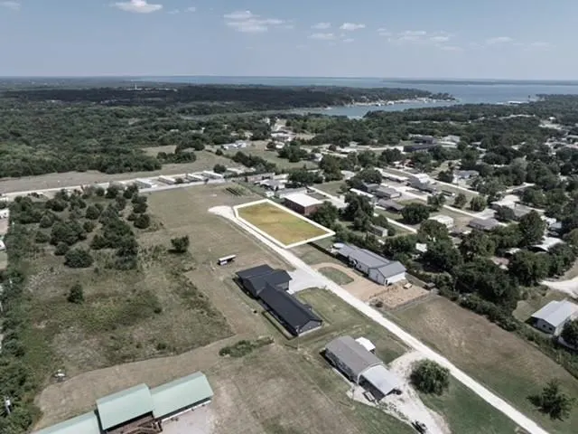 Photo 2 — 1708 Carsen Street, Kingston, OK 73439