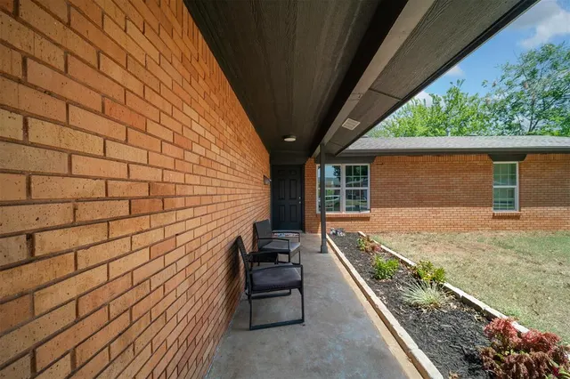 Photo 5 — 225 Allenhurst Avenue, Oklahoma City, OK 73114