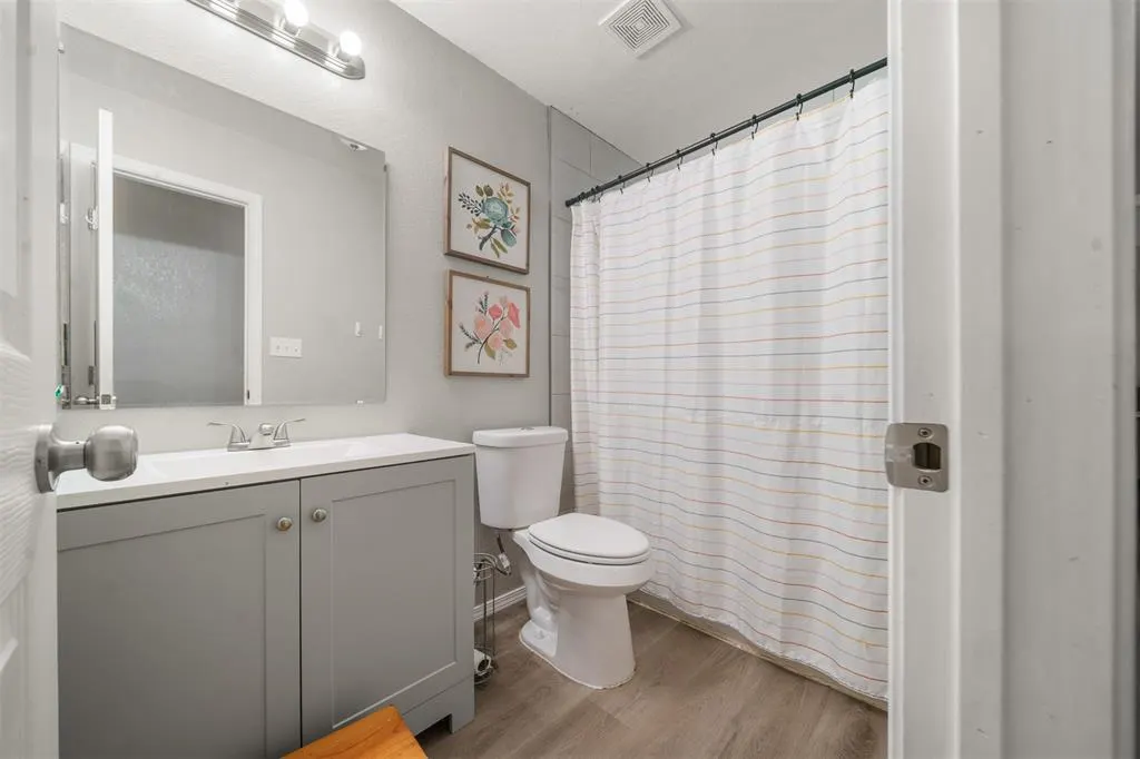 Photo 16 — 225 Allenhurst Avenue, Oklahoma City, OK 73114