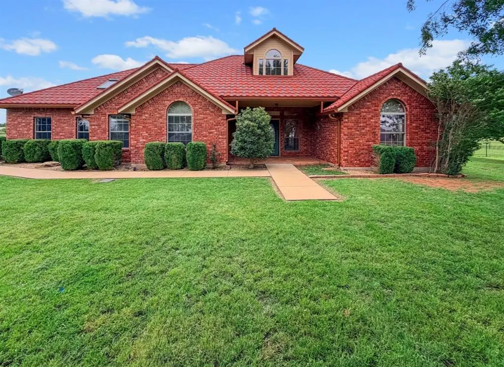 Photo 3 — 594 NE Valley View Road, Lawton, OK 73507