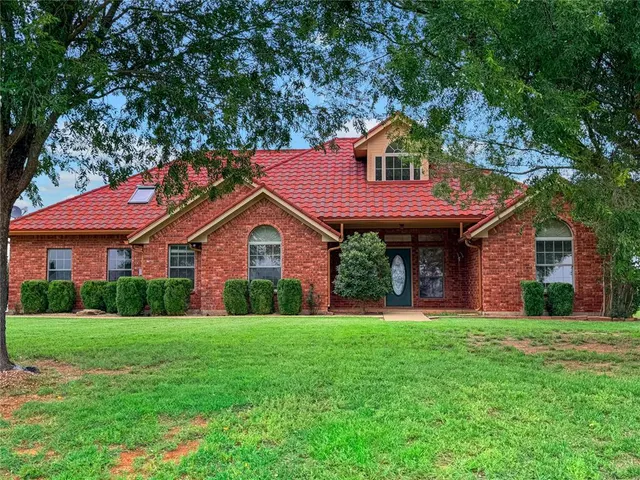 Photo 4 — 594 NE Valley View Road, Lawton, OK 73507