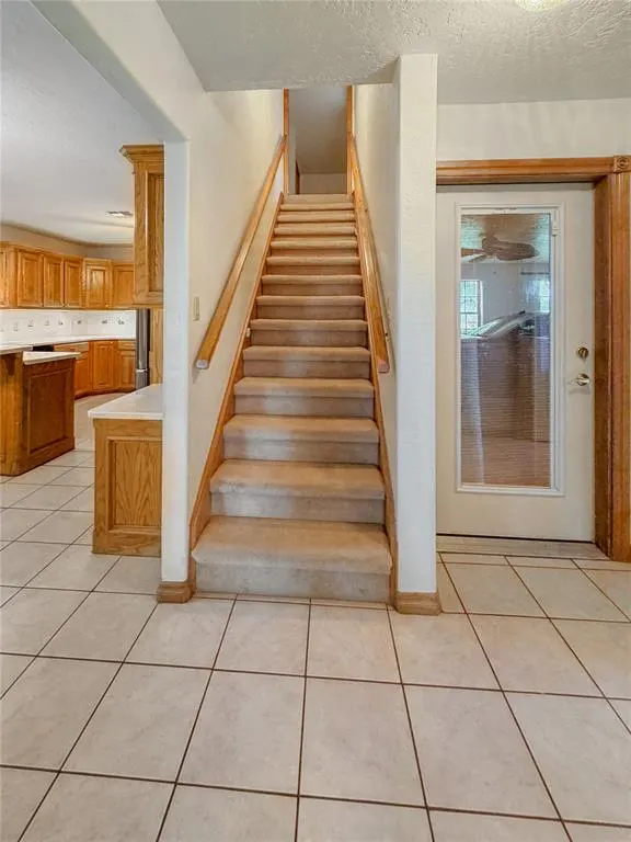 Photo 6 — 594 NE Valley View Road, Lawton, OK 73507