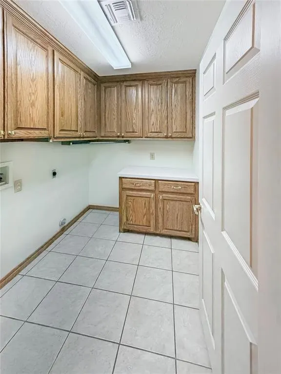 Photo 12 — 594 NE Valley View Road, Lawton, OK 73507