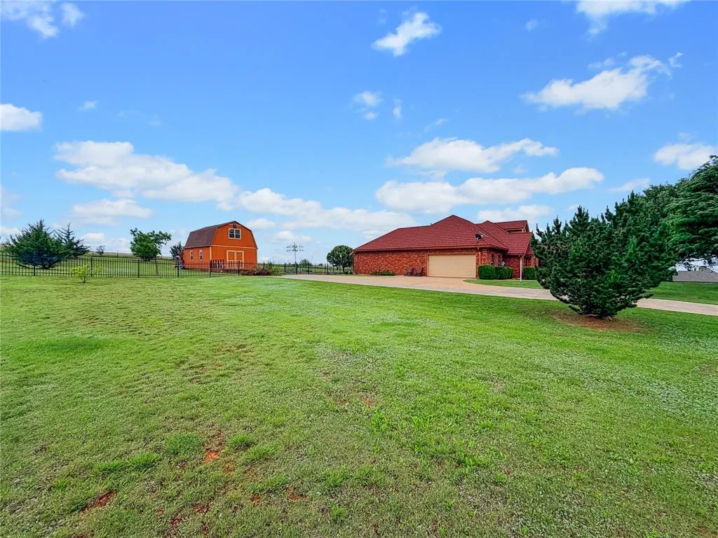 Photo 31 — 594 NE Valley View Road, Lawton, OK 73507