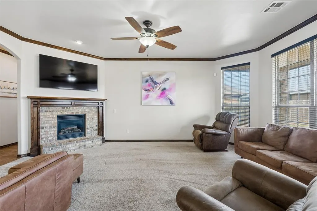 Photo 9 — 636 NE 23rd Street, Moore, OK 73160