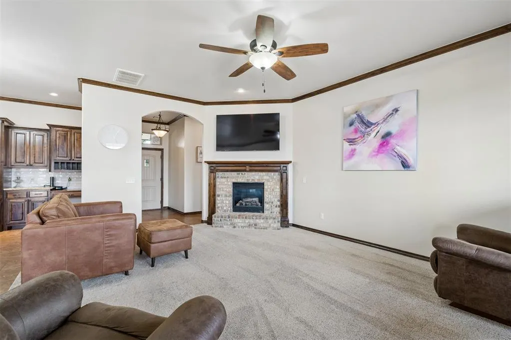 Photo 10 — 636 NE 23rd Street, Moore, OK 73160
