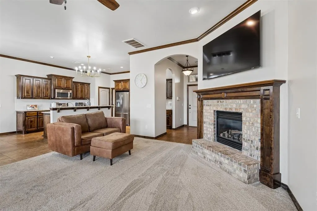 Photo 12 — 636 NE 23rd Street, Moore, OK 73160