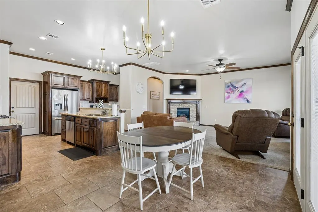 Photo 16 — 636 NE 23rd Street, Moore, OK 73160