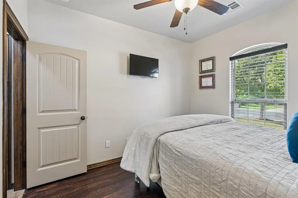 Photo 27 — 636 NE 23rd Street, Moore, OK 73160