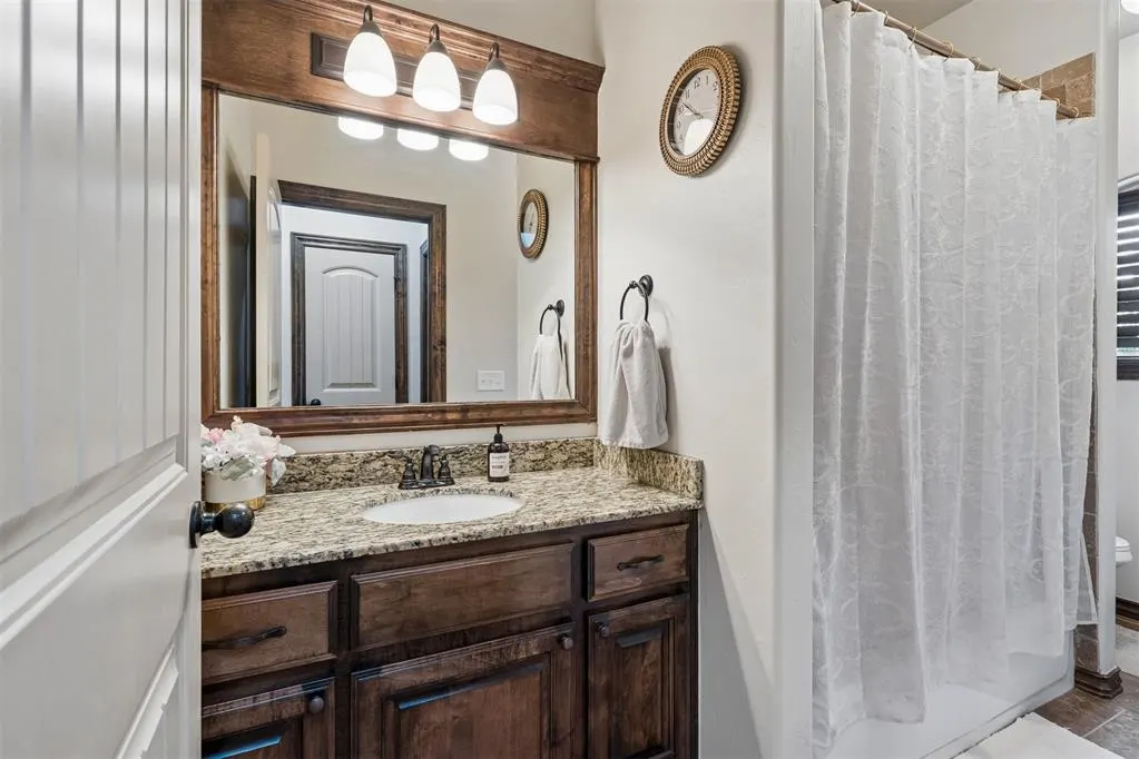 Photo 30 — 636 NE 23rd Street, Moore, OK 73160
