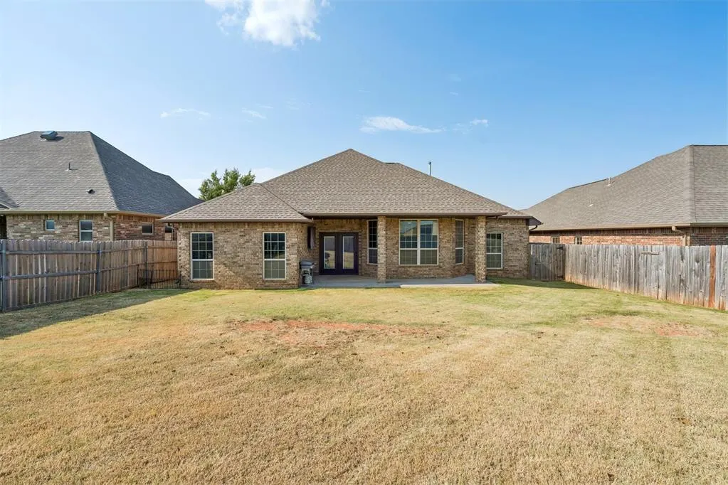 Photo 39 — 636 NE 23rd Street, Moore, OK 73160