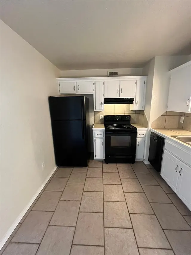 Photo 2 — 1901 E Lindsey Street 2A, Norman, OK 73071