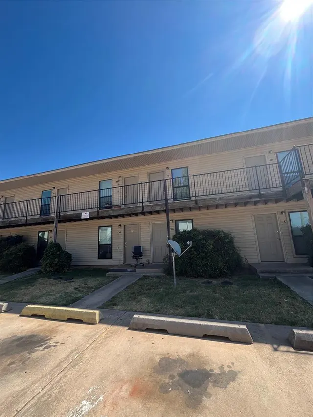 Photo 5 — 1901 E Lindsey Street 2A, Norman, OK 73071