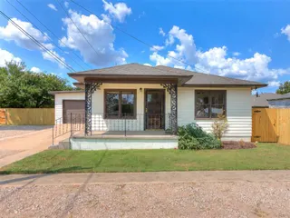 Sold home at 906 W Ridgewood Street