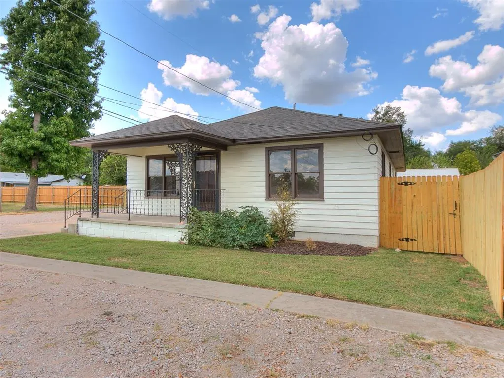 Photo 5 — 906 W Ridgewood Street, Shawnee, OK 74801