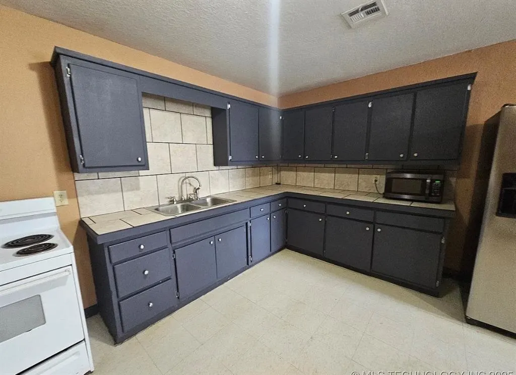 Photo 2 — 1416 W 2nd Street, Sulphur, OK 73086