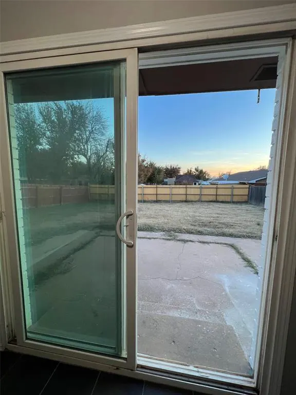 Photo 2 — 7440 NW 5th Terrace, Oklahoma City, OK 73127