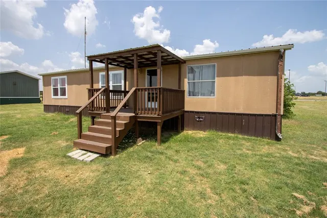 Photo 2 — 11010 Faith Lane, Thakerville, OK 73459