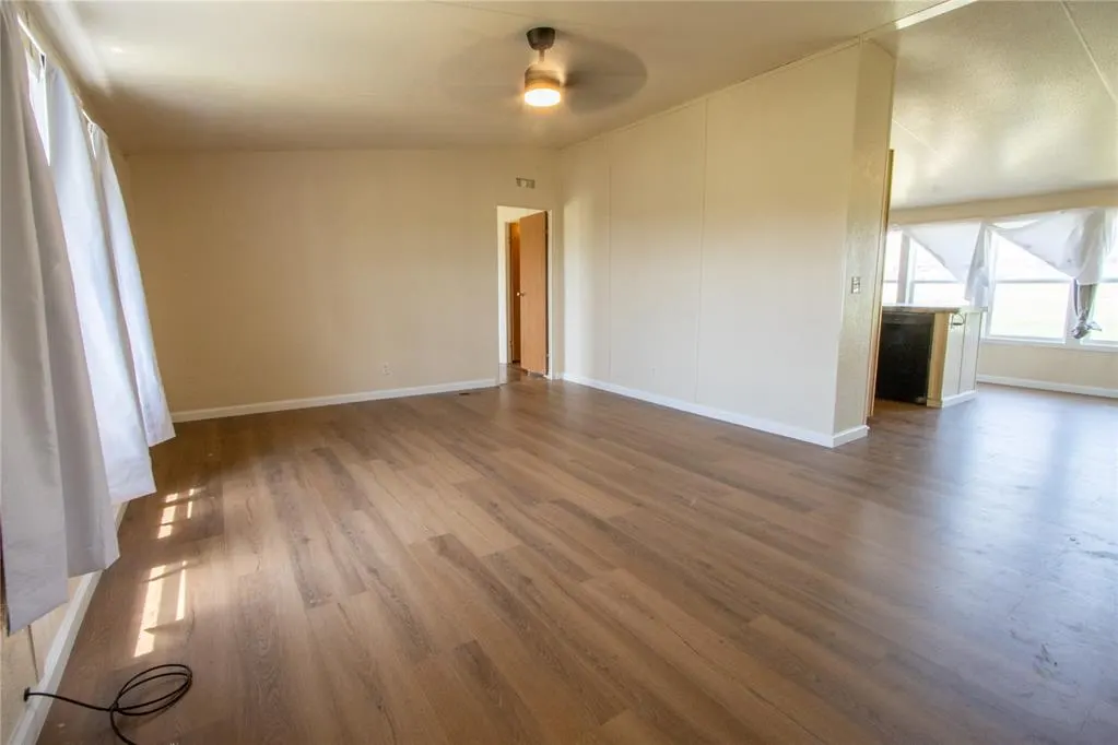 Photo 4 — 11010 Faith Lane, Thakerville, OK 73459