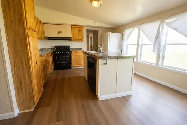 Photo 5 — 11010 Faith Lane, Thakerville, OK 73459