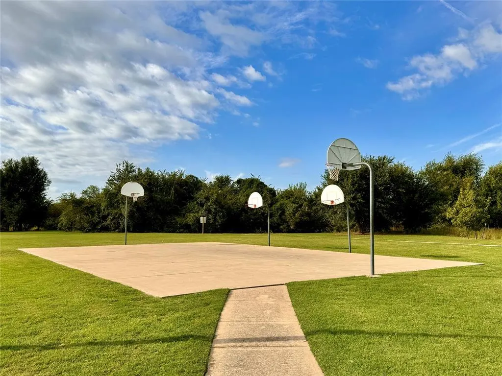 Photo 8 — 1209 Blackjack Creek Drive, Yukon, OK 73099