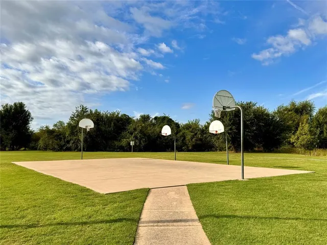 Photo 8 — 1209 Blackjack Creek Drive, Yukon, OK 73099