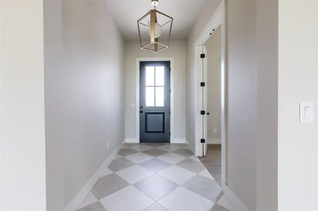 Photo 3 — 6920 Lake View Court, Cashion, OK 73016