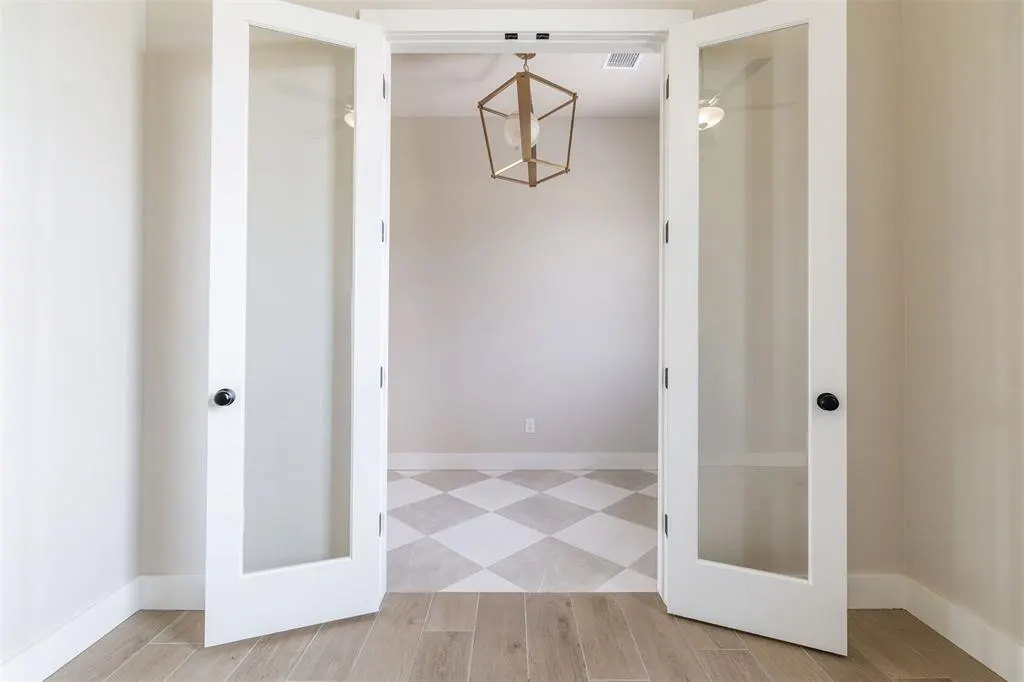 Photo 4 — 6920 Lake View Court, Cashion, OK 73016