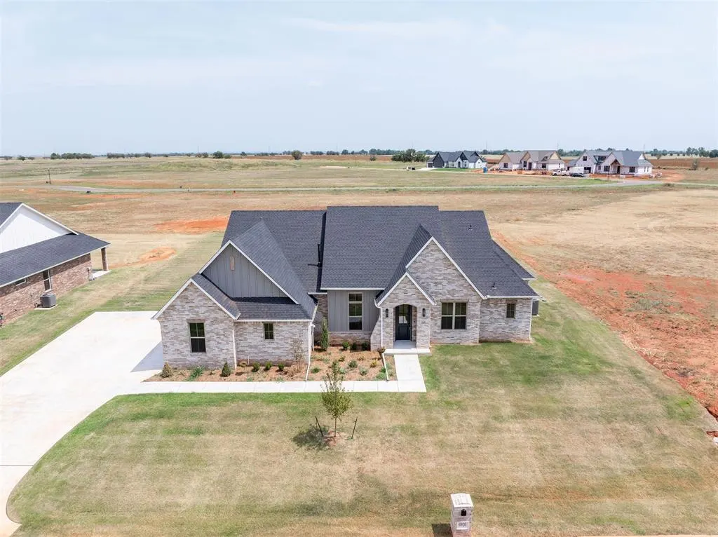 Front exterior — 6920 Lake View Court, Cashion, OK 73016