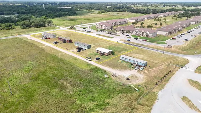 Photo 2 — 11066 Faith Lane, Thakerville, OK 73459