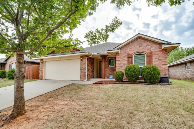 Photo 2 — 1228 Greenfield Avenue, Yukon, OK 73099