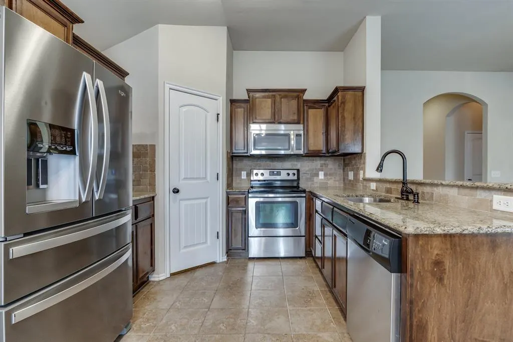 Photo 10 — 1228 Greenfield Avenue, Yukon, OK 73099