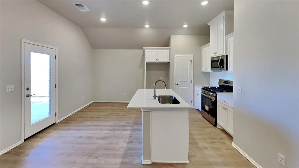 Photo 4 — 9117 NW 127th Street, Yukon, OK 73099