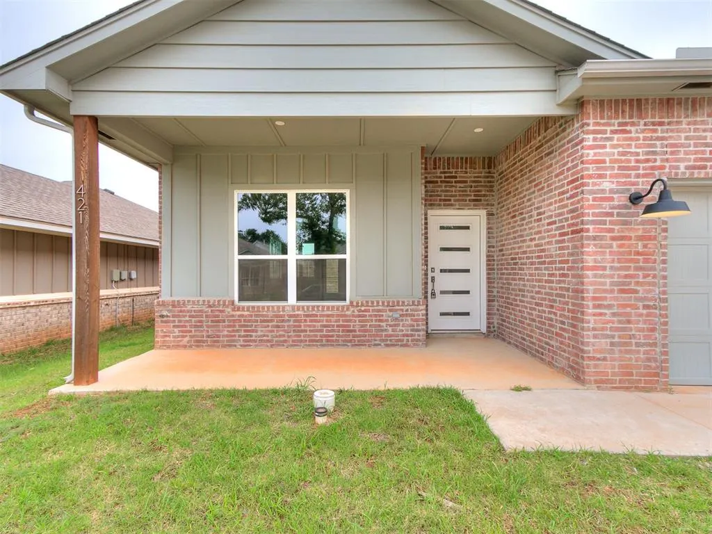 Front exterior — 421 Remington Avenue, Jones, OK 73049