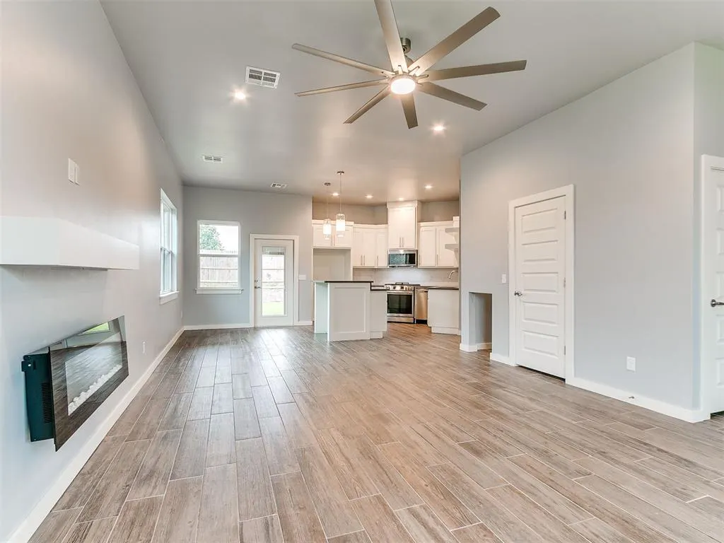 Photo 7 — 421 Remington Avenue, Jones, OK 73049