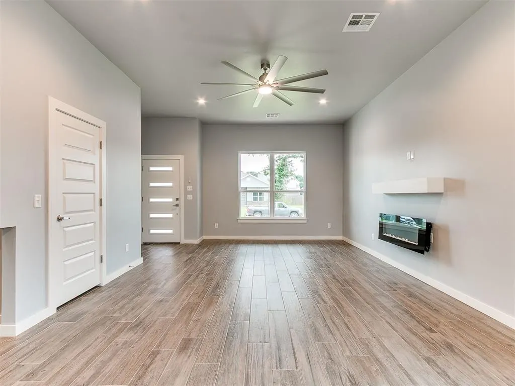 Photo 9 — 421 Remington Avenue, Jones, OK 73049