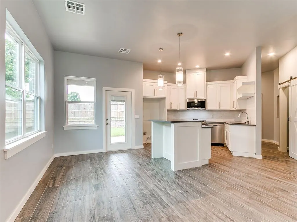 Photo 10 — 421 Remington Avenue, Jones, OK 73049