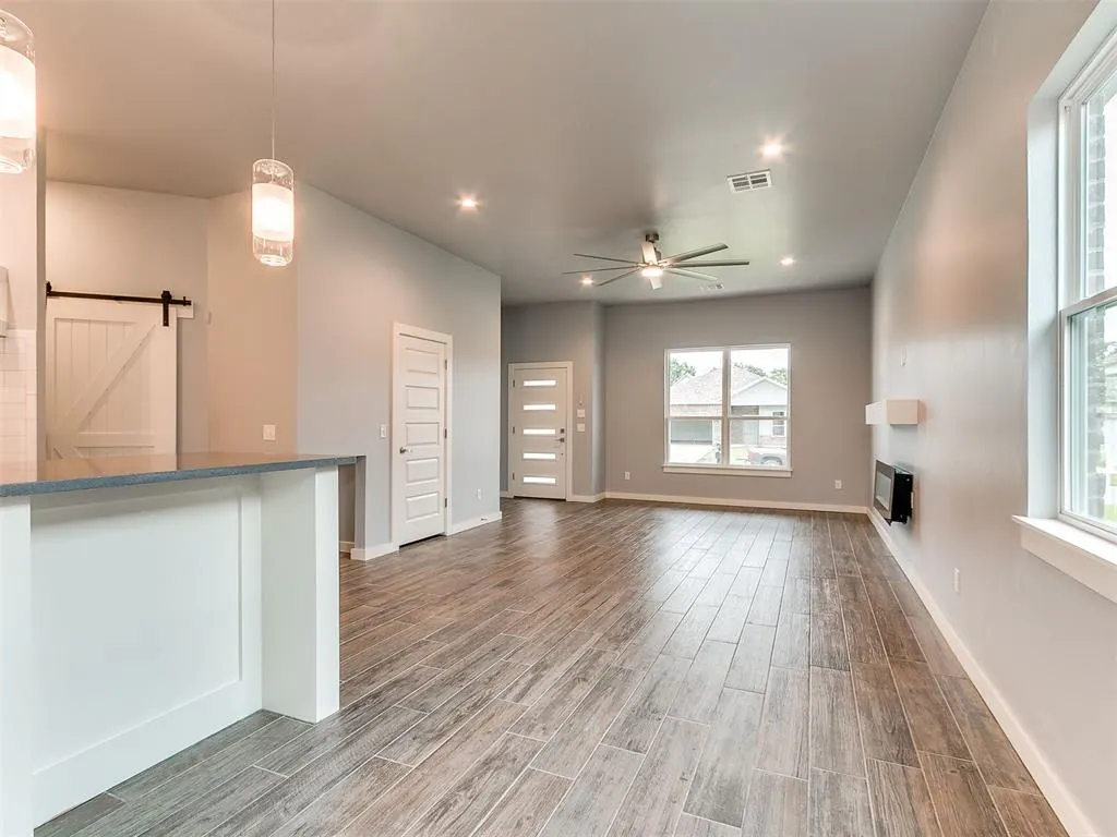 Photo 12 — 421 Remington Avenue, Jones, OK 73049