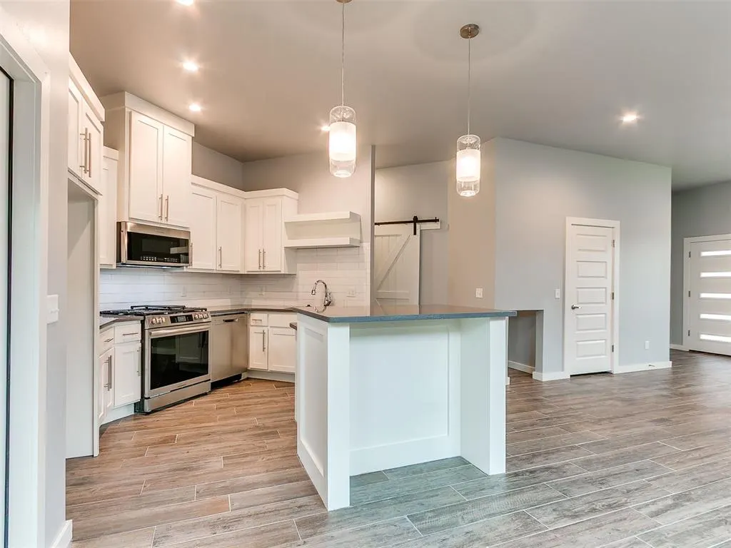 Photo 13 — 421 Remington Avenue, Jones, OK 73049