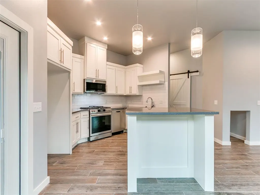 Photo 14 — 421 Remington Avenue, Jones, OK 73049